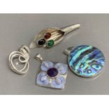 2x silver pendants & 2x silver brooches, 50.1g