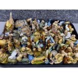 Tray containing over 100 different Wade Whimsies