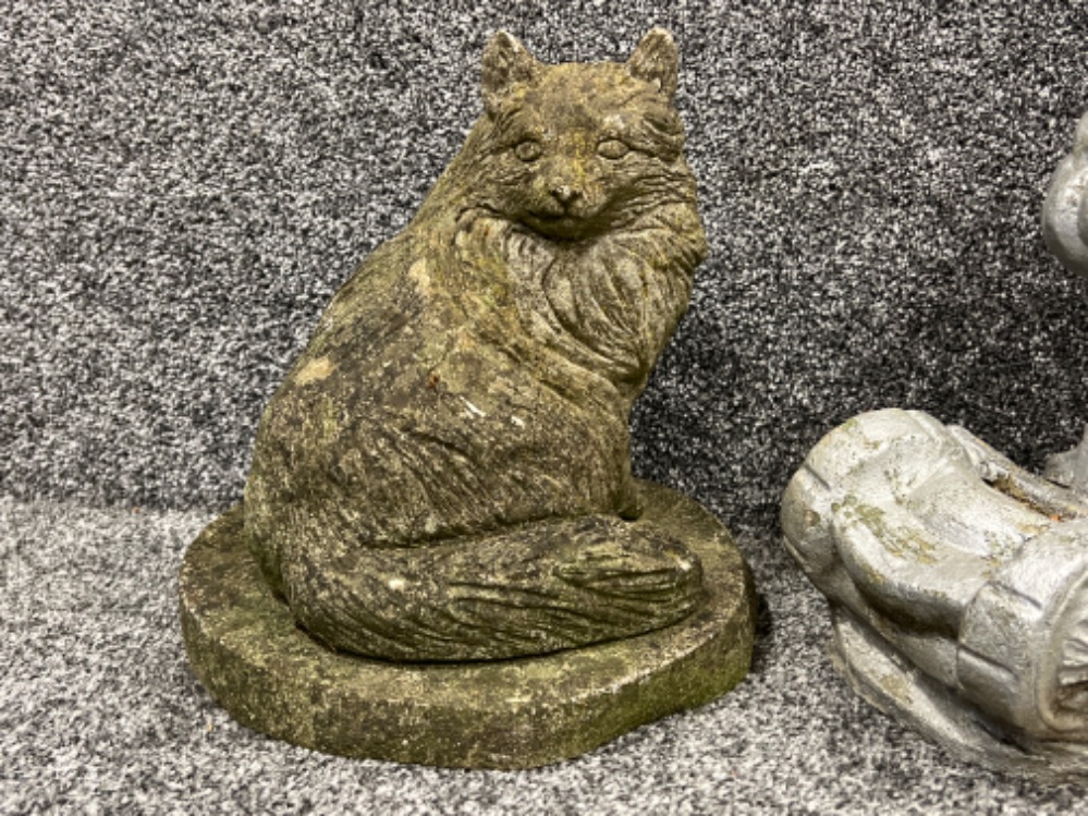 2 x garden stone ornaments, gnome and cat - Image 2 of 3