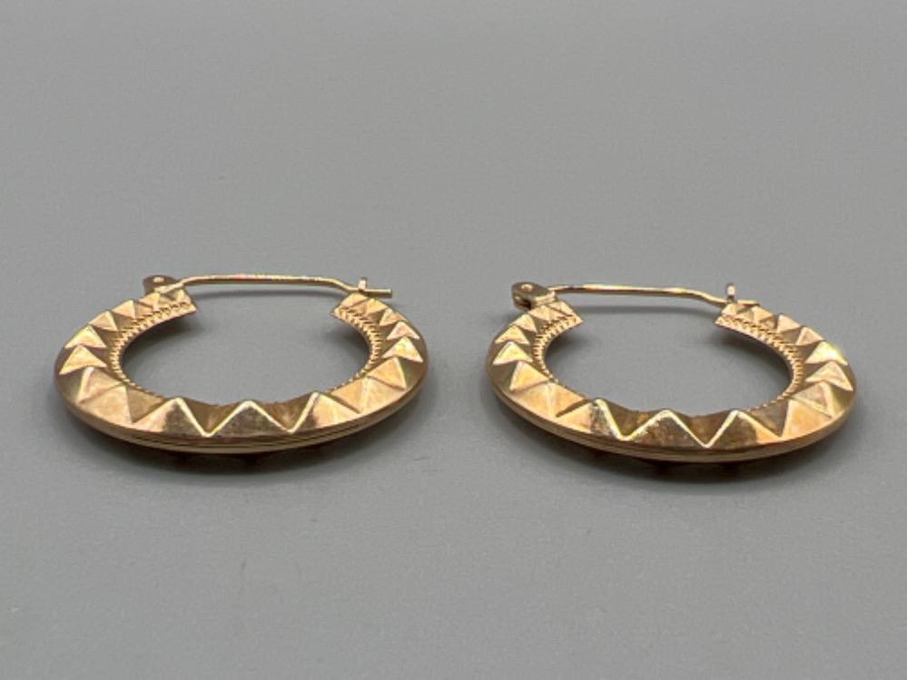 9ct gold hoop earrings 1.9g - Image 2 of 2