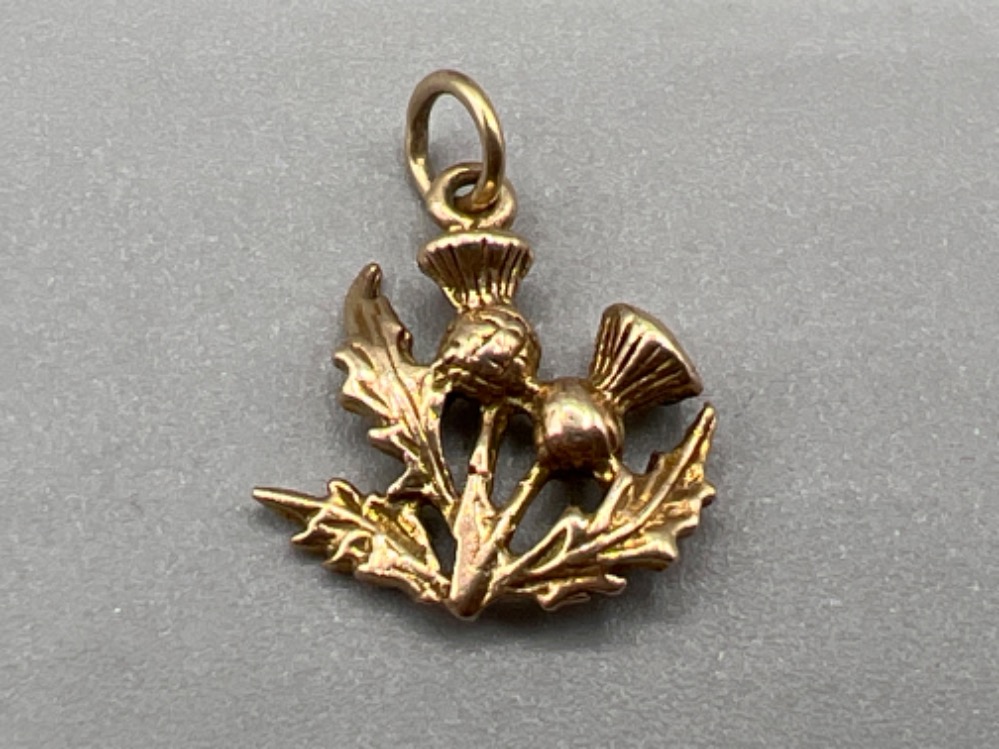 9ct gold thistle charm. 1.4g