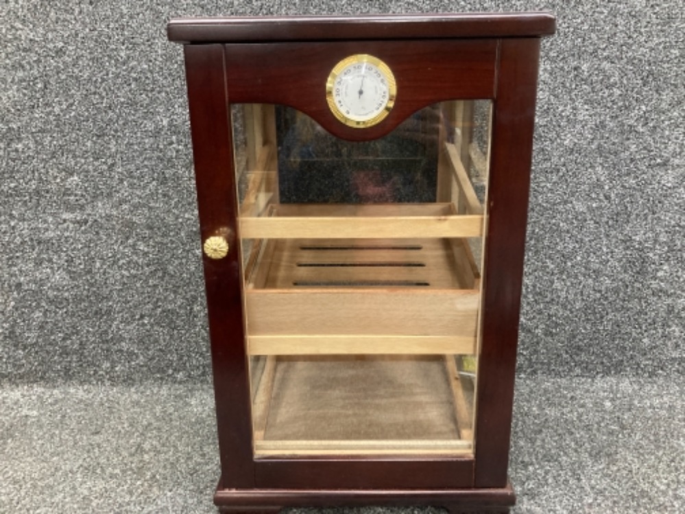 Multi tiered wooden cased cigar humidor 31.5 x 49 x 27cm