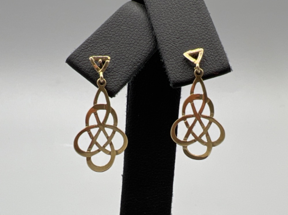 9ct gold celtic drop earrings. 1.9g