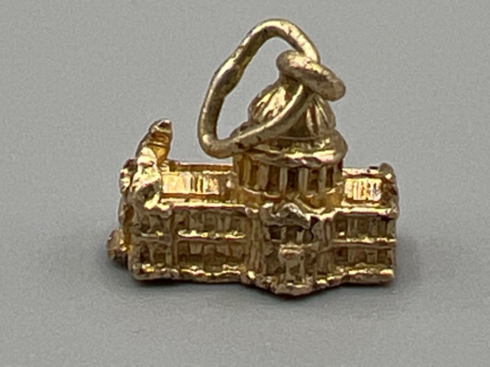 9ct gold Whitehouse charm 1.7g