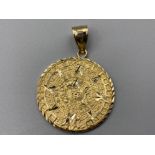 14ct gold brand new ex display large Mayan/Aztec sundial pendant 7.8g