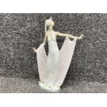 Large Lladro figure 1568 ‘Grand Dame’ (fingers missing)