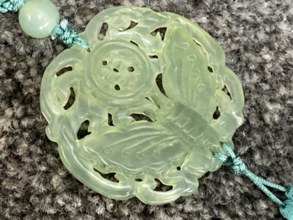 Jade medallion (good luck) necklace plus one other - Bild 2 aus 3