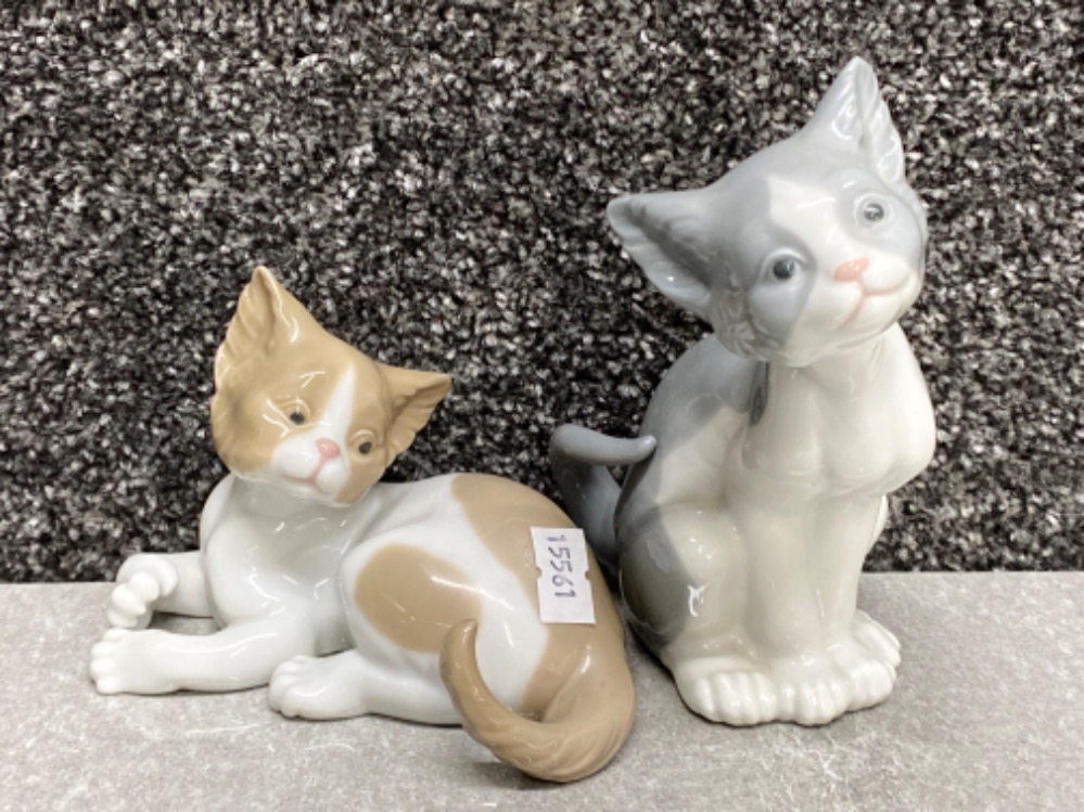 2 Lladro figures includes 5113 - feed me & 5114 - surprised cat