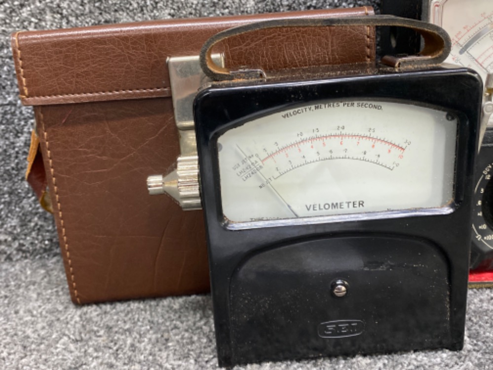 Vintage cased Bakelite Multimeter with leads & leather case together with a leather cased Bakelite - Bild 3 aus 3