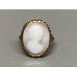 A 9ct yellow gold cameo ring (SAS) 3.1g gross