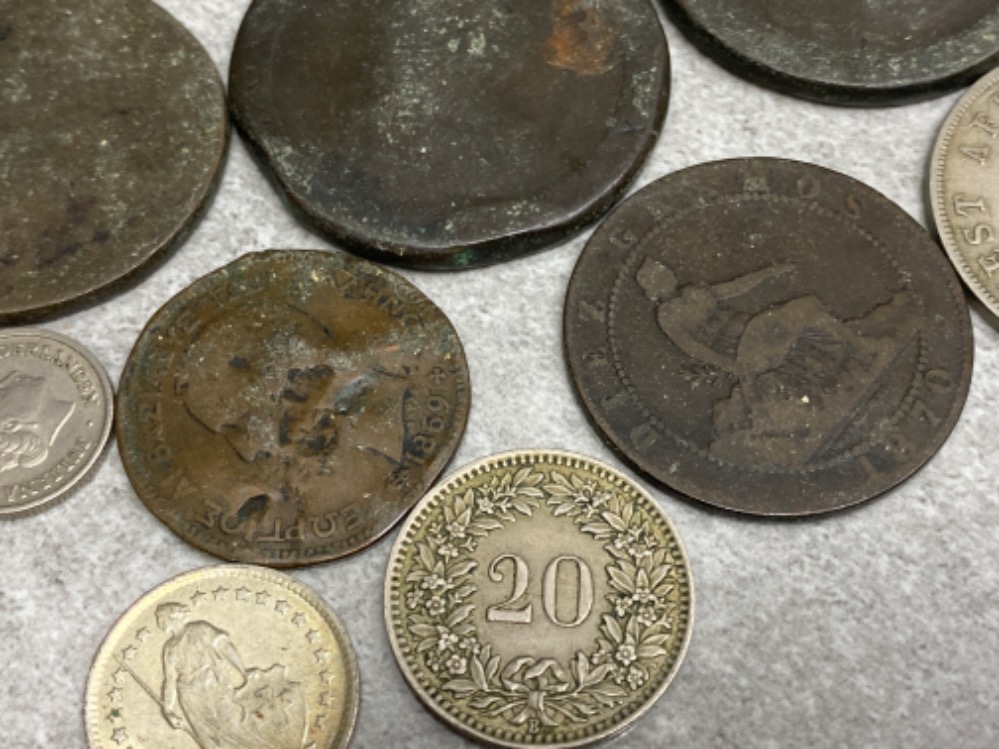 Vintage Purse Containing Miscellaneous old coins - (some dated 1800s) Includes 4x cartwheel coins - Image 2 of 2