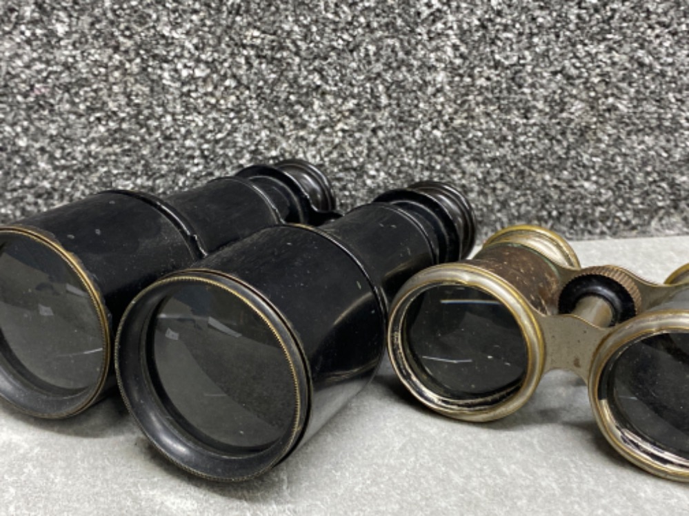 Two vintage field glasses/Binoculars, 1x marked Paris - Le Jockey Club - Image 3 of 3