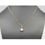 Ladies 9ct gold Pearl pendant necklace 2.1g