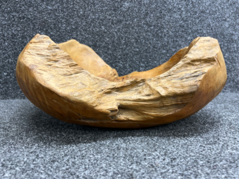 Large wood carved fruit bowl - Image 2 of 3