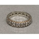 9ct gold and silver synthetic spinel full eternity ring size L 3.2g gross