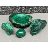 4 carved Malachite stone carvings includes small dish, egg, lion & dog ornament, 518G total weight