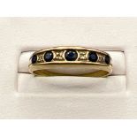 Vintage 9ct gold sapphire and diamond ring. Size P (1.8g)