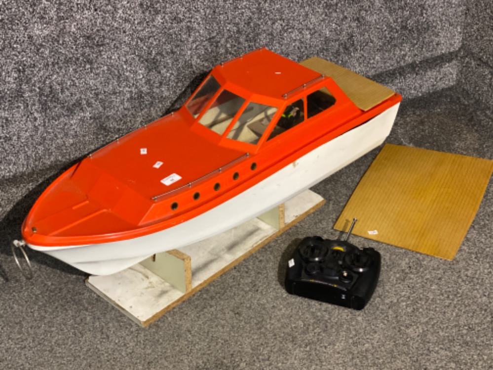 Model battery cabin cruiser with 27MHZ radio control - 94x31cm