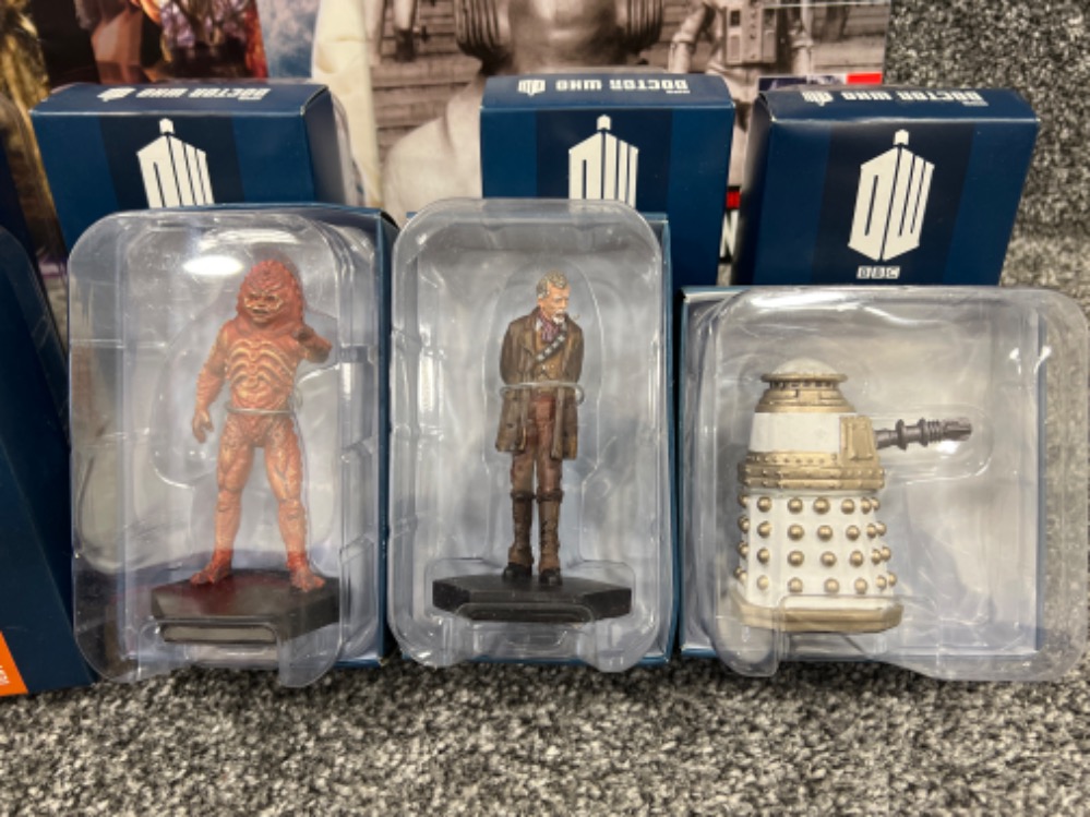 BBC Doctor Who 21 - 30 collectable figures and booklets (10) - Image 2 of 3