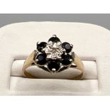 Vintage 9ct gold sapphire and diamond cluster ring. Size O1/2 (2.2g)