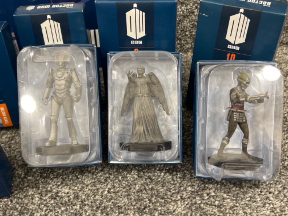 BBC Doctor Who 1 - 10 collectable model figures and booklets (10) - Image 2 of 4