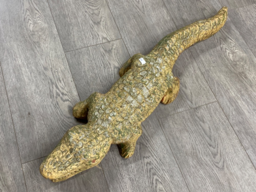 Large concrete garden ornament in the form of a crocodile, 79x21cm