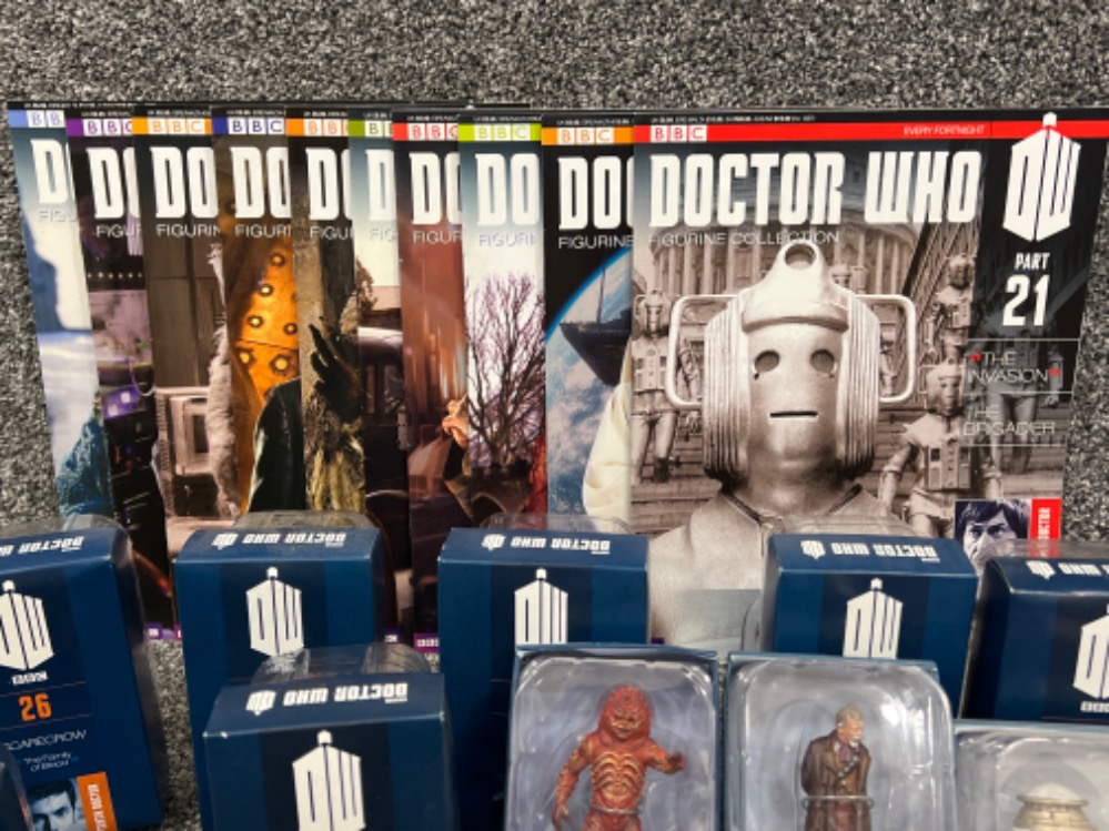 BBC Doctor Who 21 - 30 collectable figures and booklets (10) - Image 3 of 3