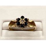 Vintage ladies 9ct gold sapphire and diamond cluster ring. Size L (1.8g)