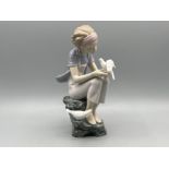 Lladro 8536 “Playing with doves” in good condition