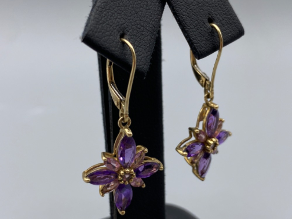 Ladies 9ct yellow gold Amethyste and light pink stone set drop earrings, 2.6 grams - Image 2 of 3