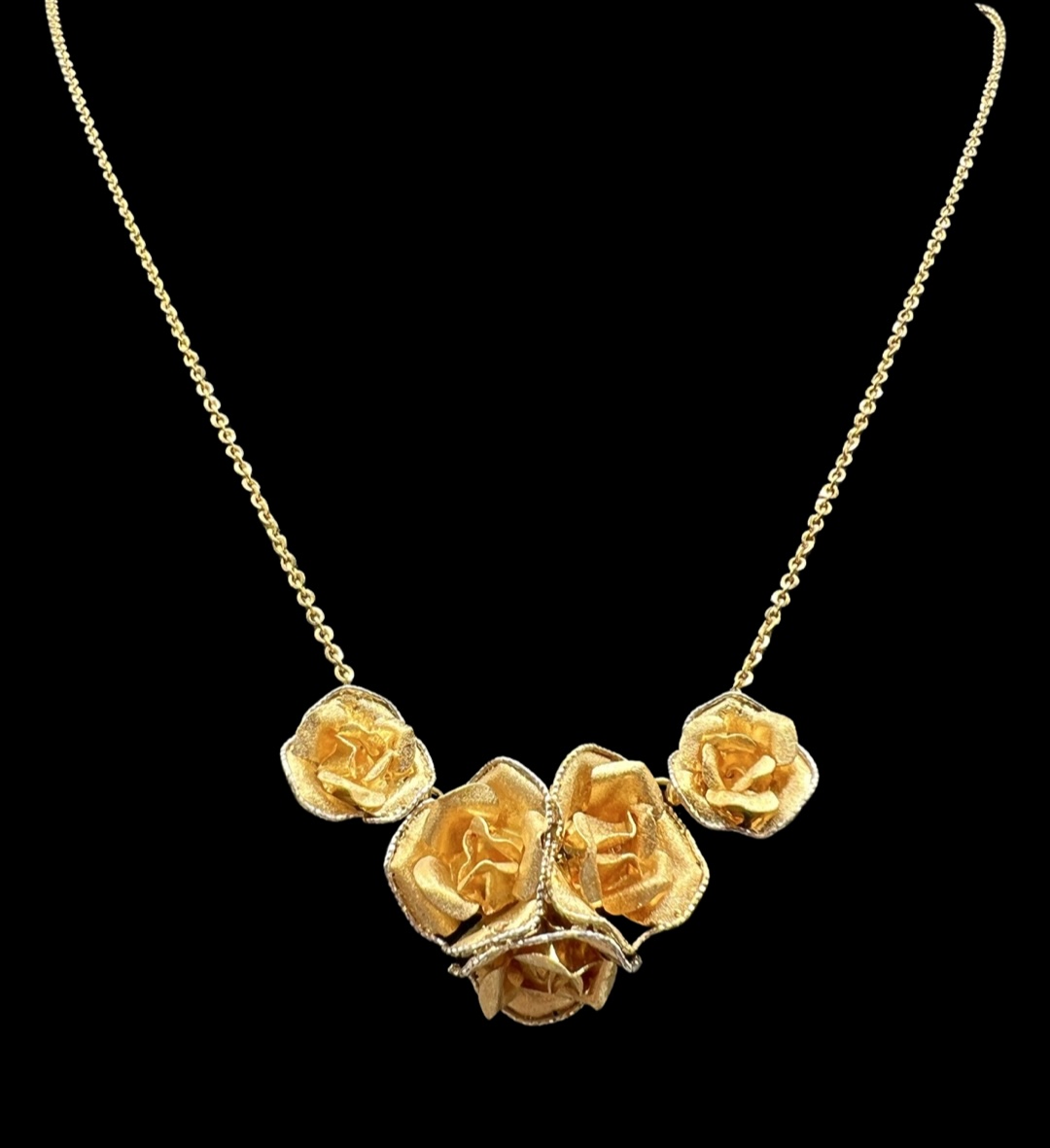 Stunning 18ct Gold & Diamond Designer Style Rose Shape Pendant & Chain 7.3grams - Boxed