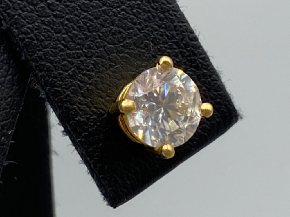 18ct Yellow Gold Diamond Stud Earrings 2.01ct Total weighing 2.10 grams - Image 3 of 3