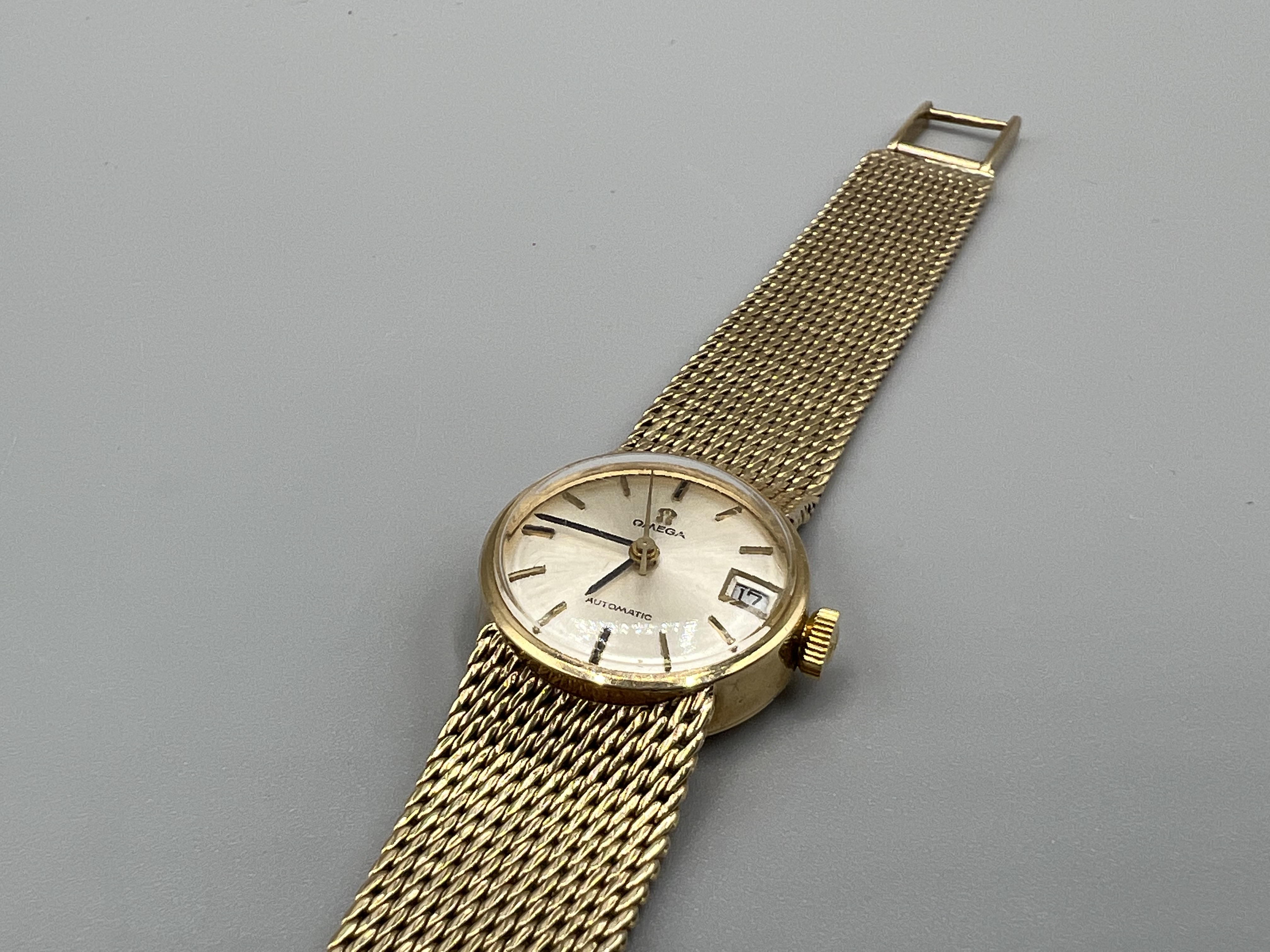 Vintage 9ct Gold Automatic Omega Watch with Gold Strap 16cm in length - Full working order & - Image 2 of 2