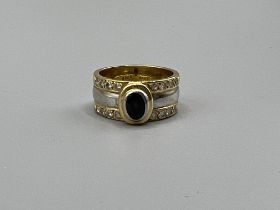 Heavy 18ct Gold Diamond & Sapphire Designer Style Ring - Size M