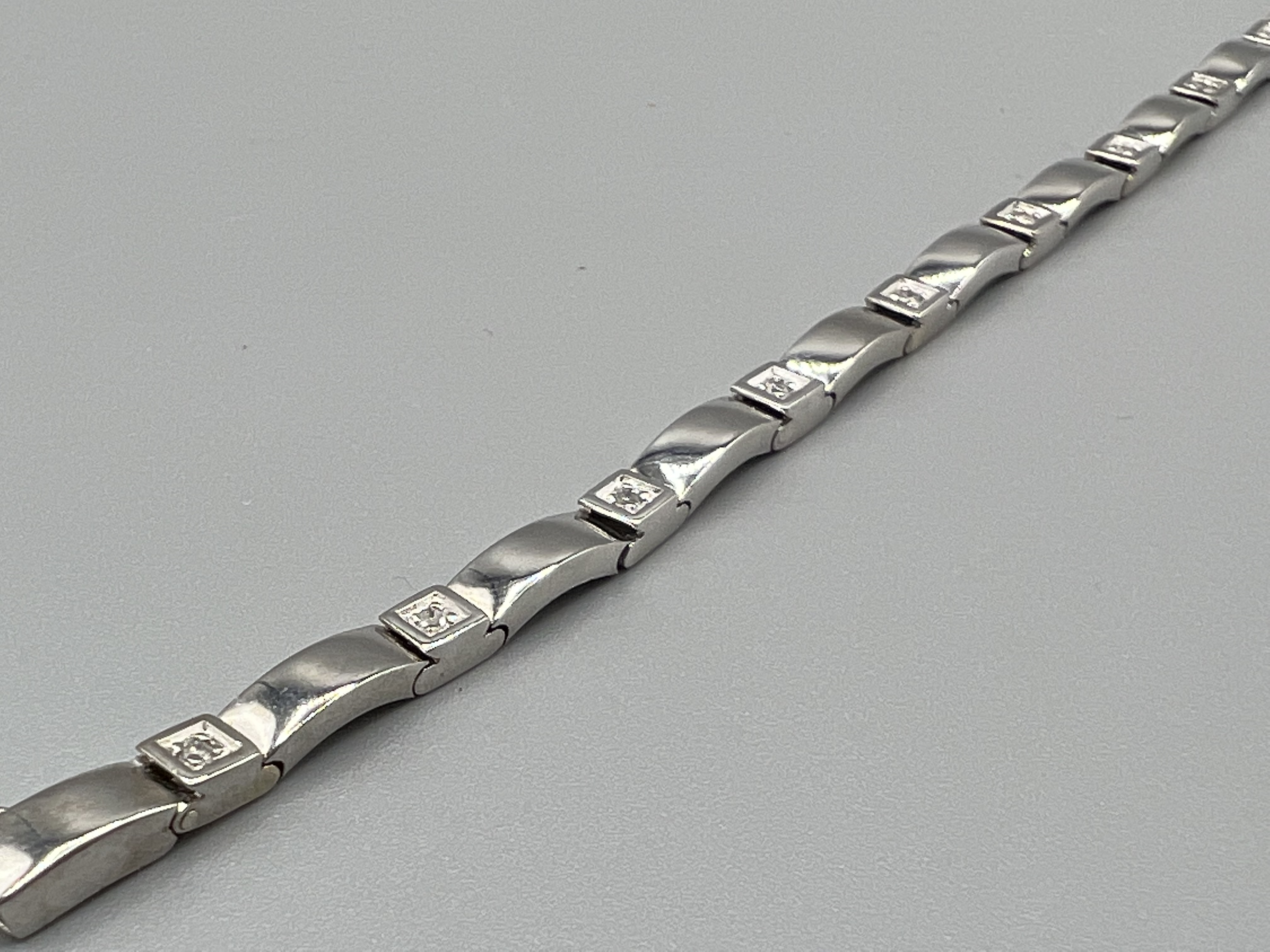 9ct White Gold & Diamond Bracelet 18cm in length - Very Good Condition 8.2 grams - Image 2 of 2