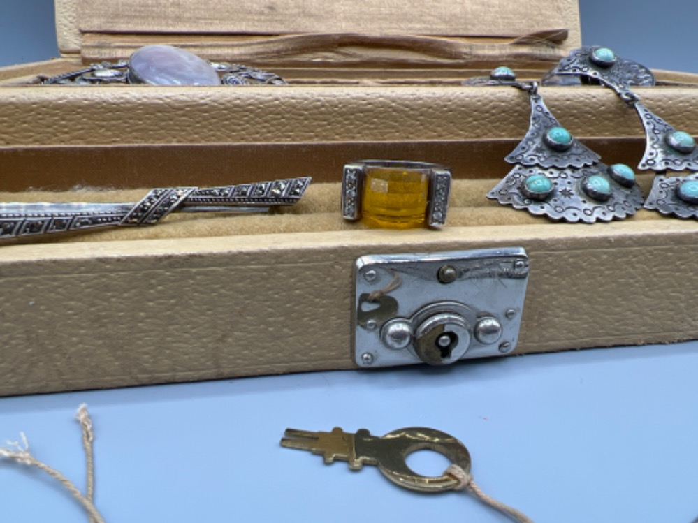 Jewellery box with antique with a Antique/Vintage costume silvery jewellery - Image 3 of 4