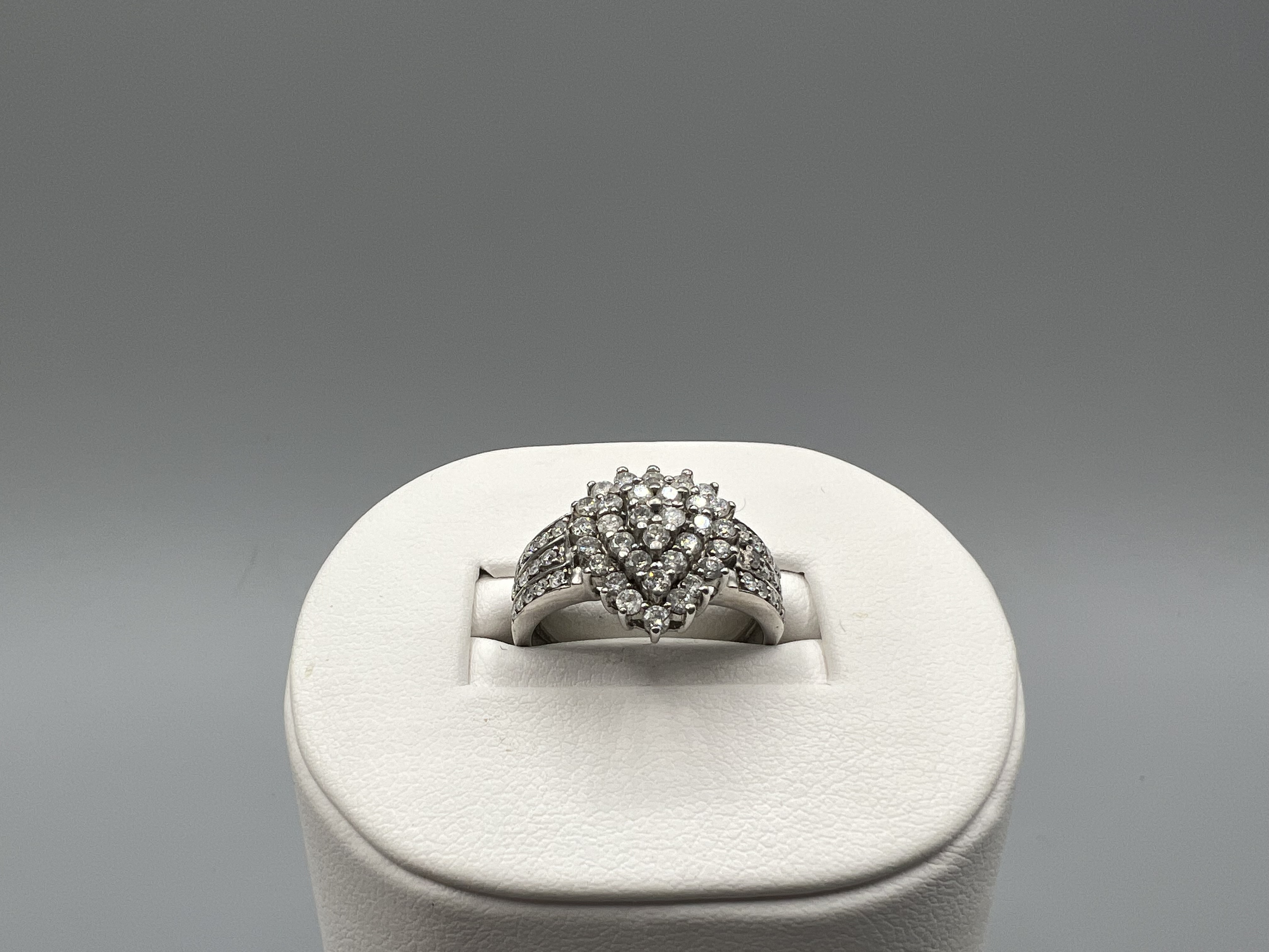 1ct Diamond Pear Shaped Cluster Ring - 4.1g