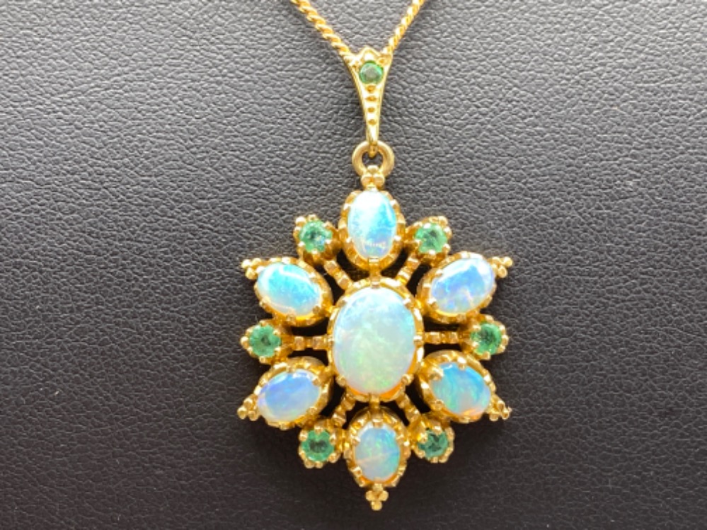 9ct Yellow Gold Pendant comprising of 7 Opals and 6 Green Stones untested and 9ct Yellow - Image 2 of 3