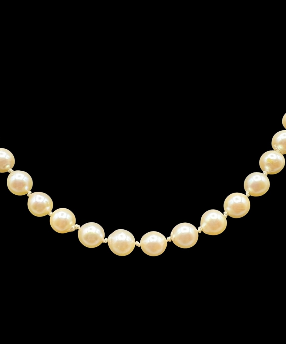 Antique Pearl Necklace with beautifully deally 18ct Gold and Sapphire Clasp - Image 3 of 3
