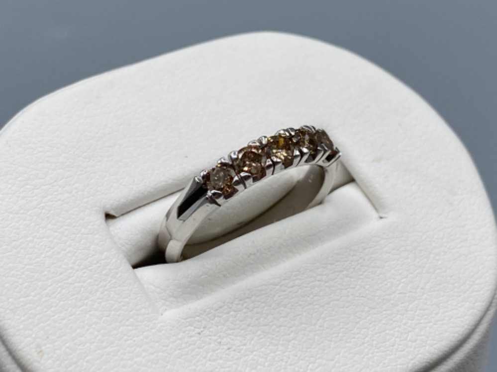 18ct White Gold ring comprising of 0.60ct of diamonds size L weighing 3.94 grams - Image 2 of 3