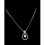 18ct White Gold Diamond Fancy Pendant & Chain 43cm in length - 4.7 grams