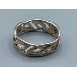 Silver celtic design band ring, 3.2g