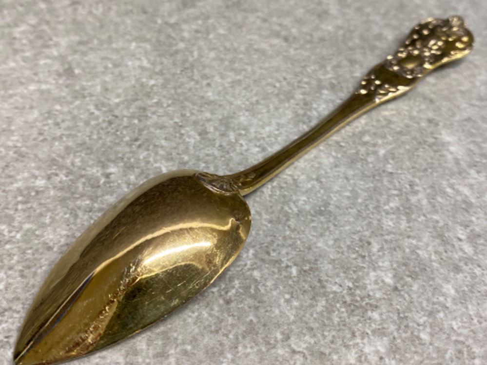 Set of six antique silver gilt French Rococo fruit spoons circa 1838, 99g in good condition. - Bild 2 aus 2