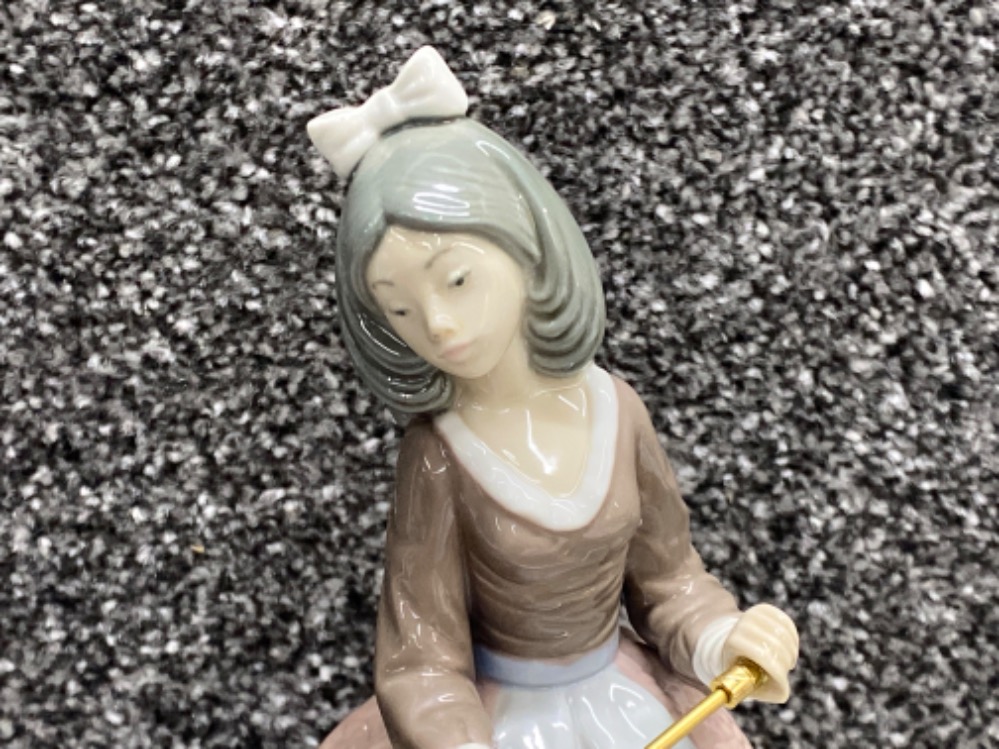 Lladro figure 5210 - Jolie (with parasol) - Image 2 of 3