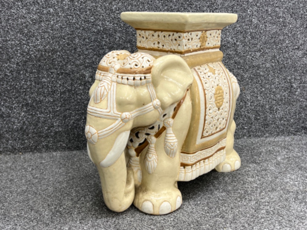 Large Elephant porcelain plant stand - Image 2 of 3