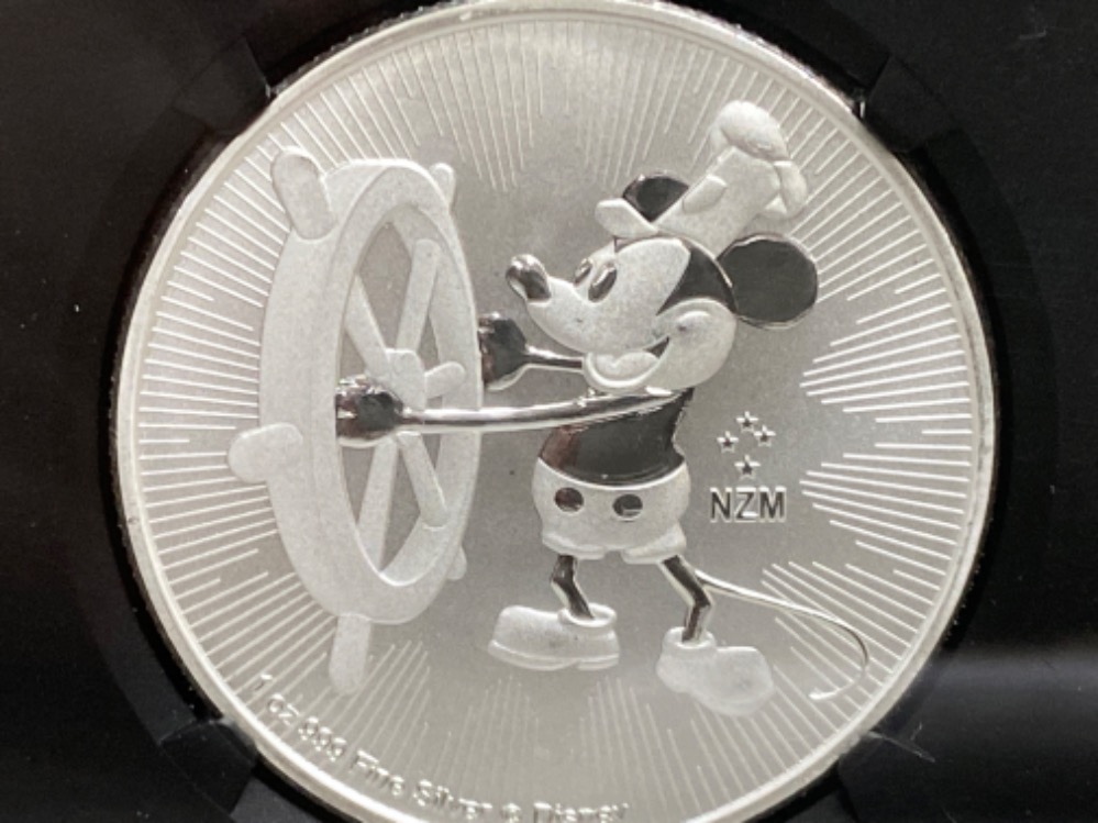 999 fine silver Disney 2017 Niue two dollars coin (steam boat Willie Mickey Mouse) In protective - Image 3 of 3