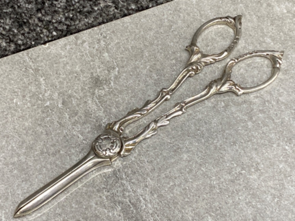 Pair of Hallmarked Birmingham silver 1870 grape scissors, 84.2g