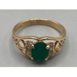 Ladies 18ct yellow gold green and white stone ring size Q 3.3g gross