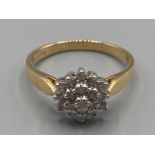 Ladies 18ct yellow gold and diamond cluster ring approx .25ct size O 3.9g gross