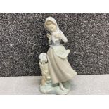 Lladro figure 4915 girl with doves - 21.5cm